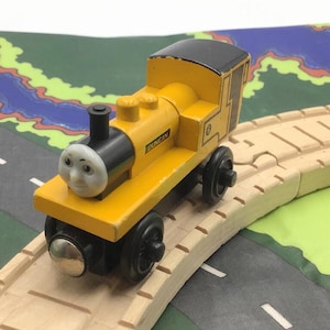 Thomas & Friends Duncan Train Engine Wooden Railway Track Car Vintage 2003 Retired