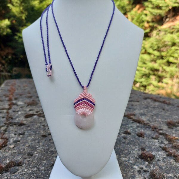 Collier pierre Quartz rose,  micro macramé, collier pendentif,  sautoir (personnalisable)