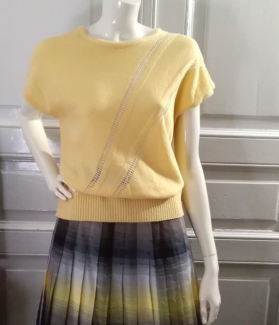 80s does 50s pastel yellow blouse knitted spring … - image 1