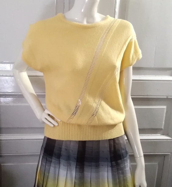 80s does 50s pastel yellow blouse knitted spring … - image 3