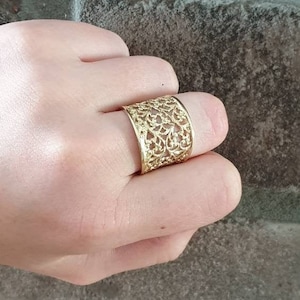 14k Solid Yellow Gold Ring Filigree Lace Design Wide