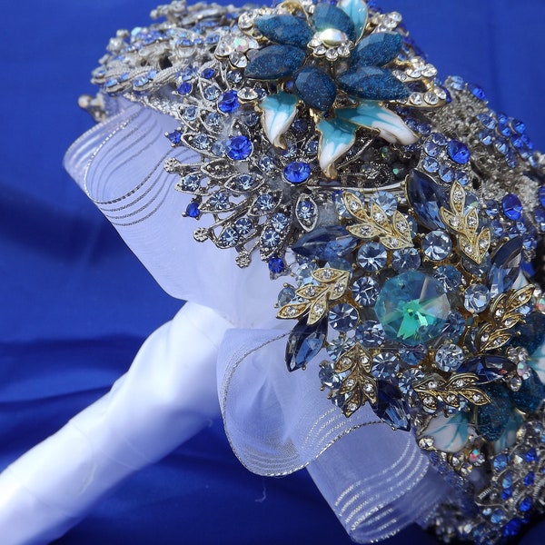 Gorgeous UNIQUE Blue and Silver BROOCH BOUQUET