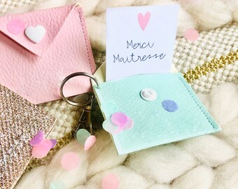 Porte-clés cadeau maîtresse, merci maîtresse, atsem, nounou, assmat - En similicuir avec carte miniature