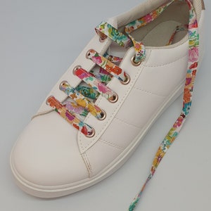 Pair of Liberty fabric shoelaces - Meadow
