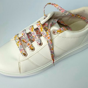 Pair of Liberty shoelaces - Wiltshire Bud