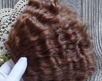 Mohair inslag. Chocoladebruin. Mohair pop haar inslag. Natuurlijke krullen