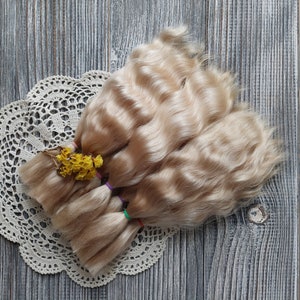 Mohair doll hair (Light gold) organic doll hair. Angora hair Mohair strands Mohair lock Мohair curls Reborn hair Paola hair Mohair wig