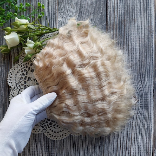 Mohair weft (Light gold) Mohair doll hair organic. Bjd wig. 5-8"(13-20cm) Mohair strands Mohair lock Blythe reroot hair weft  Paola hair