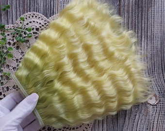 Mohairväft. Ljusgrön-gul. Mohair dockhår av ekologiskt material.