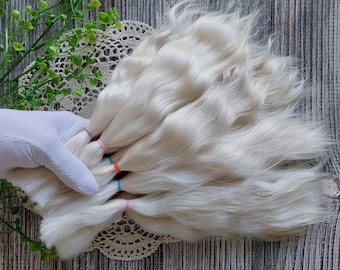 モヘア人形の髪（塗装なし）オーガニックヘア。人形の髪。人形の髪、人形のウィッグ、人形のモヘア、人形作り、ブライス人形の髪、一点物ウール人形の髪
