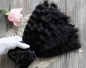 Pelo de muñeca de mohair. De color negro. Mohair perfecto para muñeca renacida y para hacer una peluca blythe, bjd, paola reina. Y muchas otras muñecas.