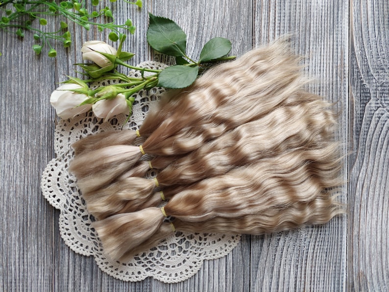 Doll hair. Made from natural Angora goat hair. Perfectly suitable as a hair for dolls. Mohair doll hair is also great for making doll wigs.