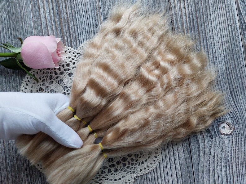 Doll hair. Made from natural Angora goat hair. Perfectly suitable as a hair for dolls. Mohair doll hair is also great for making doll wigs.