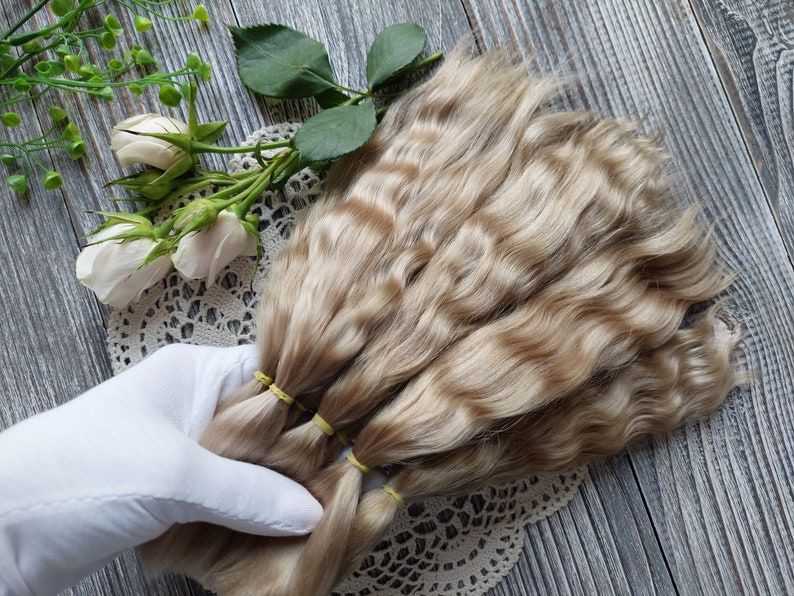 Doll hair. Made from natural Angora goat hair. Perfectly suitable as a hair for dolls. Mohair doll hair is also great for making doll wigs.