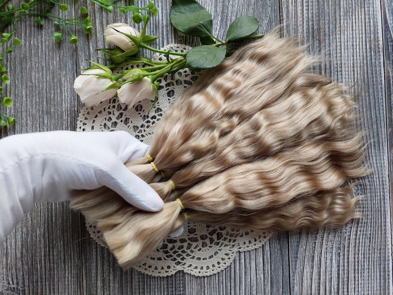 Doll hair. Made from natural Angora goat hair. Perfectly suitable as a hair for dolls. Mohair doll hair is also great for making doll wigs.