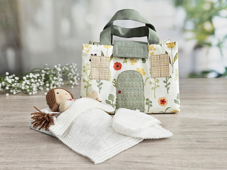Fabric dollhouse bag with doll bedding set, miniature pillow and blanket, sewing tutorial PDF