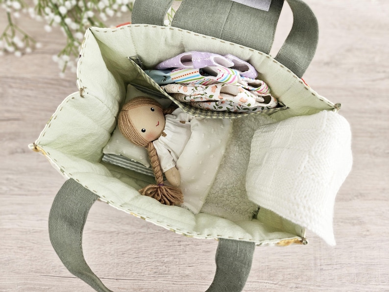 Dollhouse travel bag with doll and bedding set inside, DIY fabric sewing pattern PDF