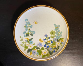 Set of 3 Vintage 1970s Mikasa Stoneware Dinner Plates -- Natural Beauty Petit Fleur C 9054 -- Made in Japan / 2 Sets Available -- Crazy Cute