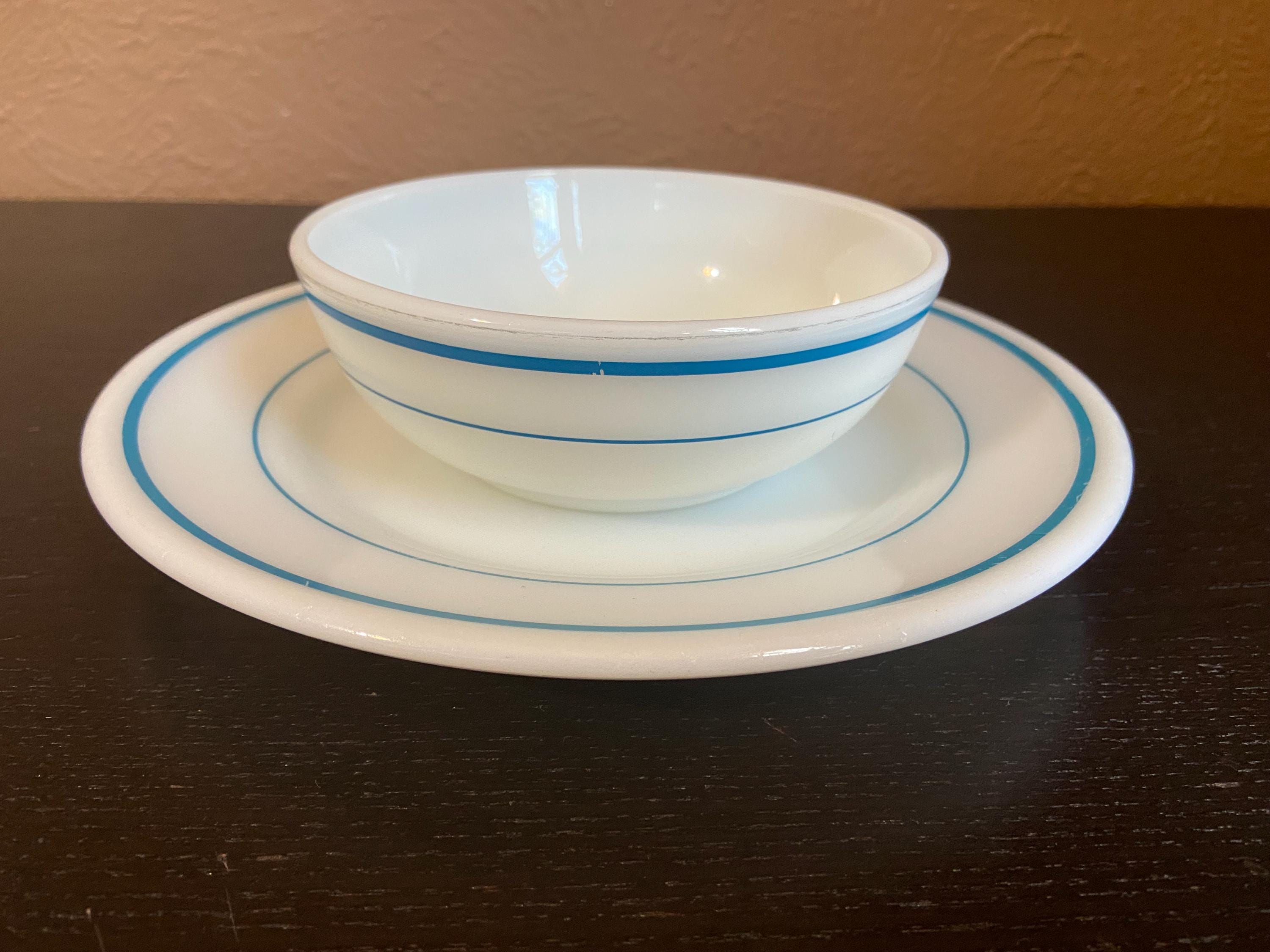 Vintage PYREX Tableware by Corning Cereal/soup Bowl (705-27) and