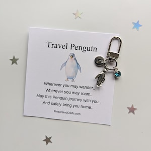 Reise Pinguin, versilberter Pinguin Schlüsselanhänger, Reise Geschenk, Personalisiert, Pinguin Taschenanhänger, Geburtstag Geschenkidee für Freund, Glücksbringer