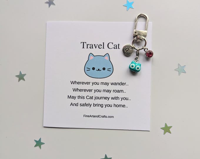 Travel cat, cat keychain, travel gift, personalised, cat bag charm, birthday gift idea for a friend, good luck charm, cat lover, ceramic cat