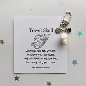 Travel gift, white shell keychain, personalised bag charm, birthday gift idea for a friend, lucky charm, porcelain shell, travel shell