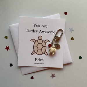 Schildkröte Schlüsselanhänger, Schildkröte Schlüsselanhänger, personalisiertes Geschenk, Tiermotiv, you are turtley awesome, Schildkröte Taschenanhänger, Schildkröte Karte, creme Schildkröte
