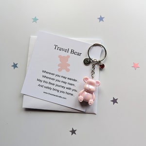 Hellrosa Reise-Bär-Schlüsselanhänger, Teddybär-Taschenanhänger, personalisiert, Geburtstagsgeschenkidee für einen Freund, Bär-Schlüsselanhänger, Glücksbringer,