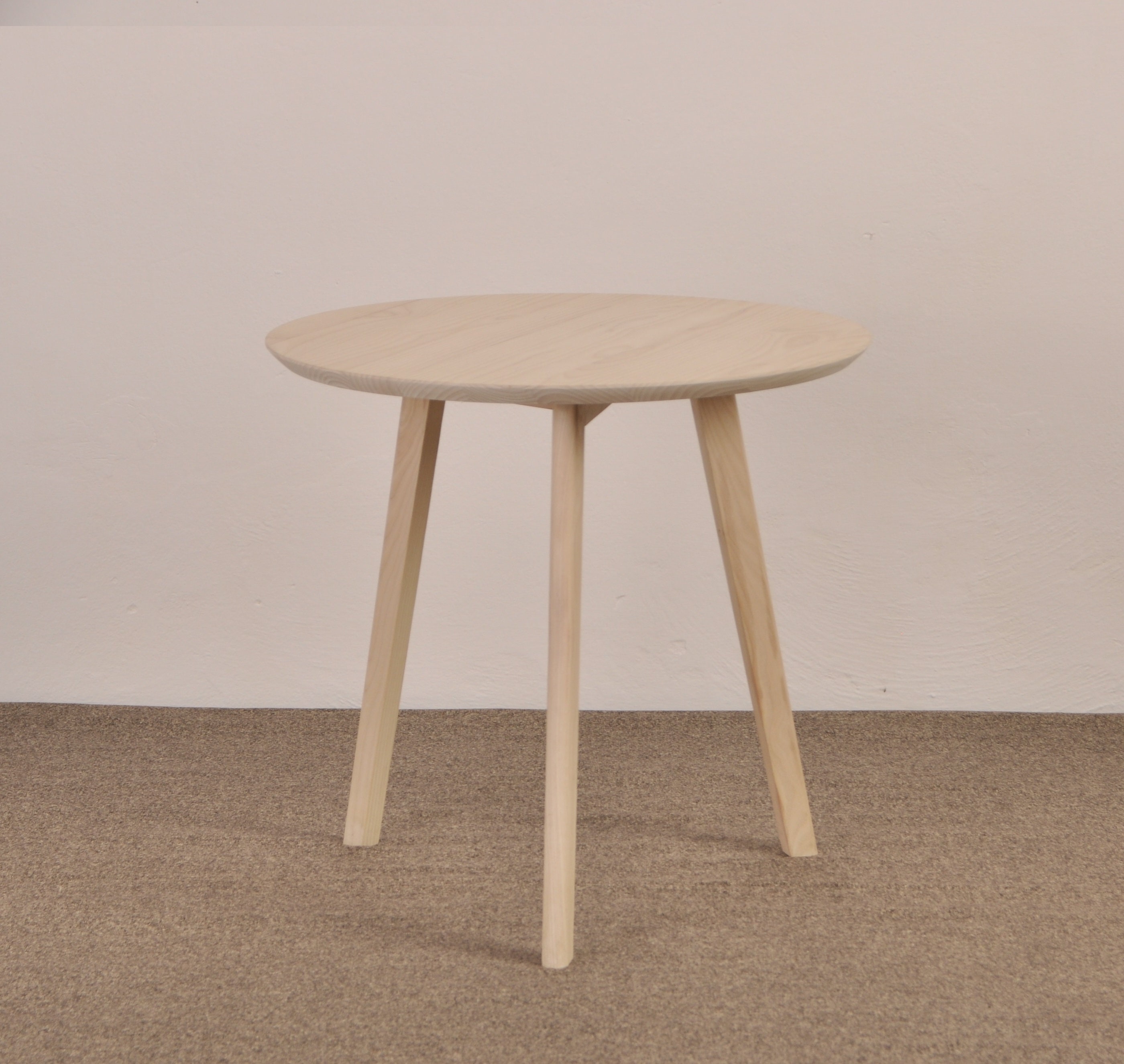 Round Coffee Table Three Legs, 3 Legs Round Coffee Table With Storage