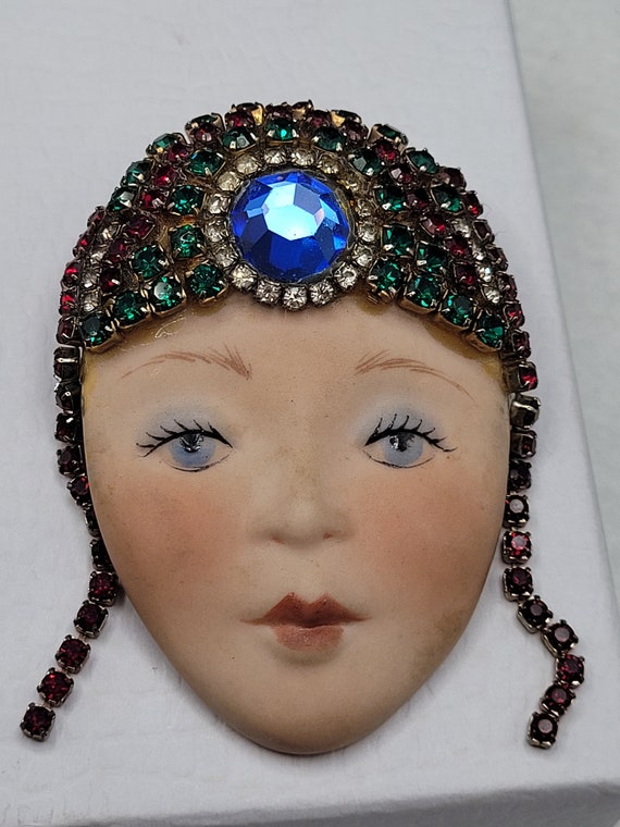 Handmade, Flapper Girl Face Brooch/ Pin