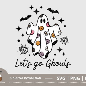 Pu&ograve; includere: Un fantasma bianco con un motivo floreale rosa, arancione e viola. Il fantasma sta volando con le braccia distese. Il testo "Let's go Ghouls" &egrave; scritto sotto il fantasma.