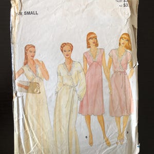 80&#39;s Vintage Butterick Lingerie Nightgown Robe Sewing Pattern 4096, Size Small, UNCUT