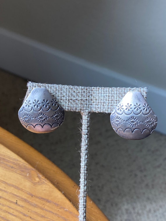Navajo NA Stamped Sterling Silver Stamped Handmade Basket Weave Earrings 10758 