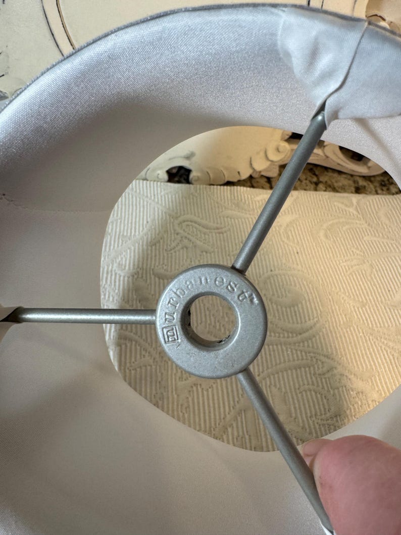Urban Outfitters Light Gray Satin Lamp Shade ~ Lamp Shade for Table Lamp bild 2