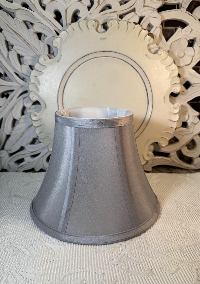 Urban Outfitters Light Gray Satin Lamp Shade ~ Lamp Shade for Table Lamp bild 1