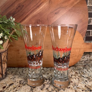 Vintage Budweiser Clydesdale Christmas Beer Glasses Pilsner Beer ~ Set of 2 Beer Glasses