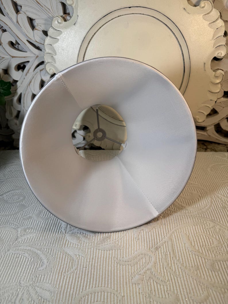 Urban Outfitters Light Gray Satin Lamp Shade ~ Lamp Shade for Table Lamp bild 4