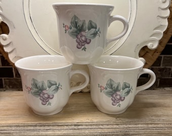 Pfaltzgraff Grapevine Coffee Mugs Set of 4 ~ Pfaltzgraff Coffee/Teacups and Saucers with Grapes Pattern ~ Set of 4 Cups & 4 Saucers
