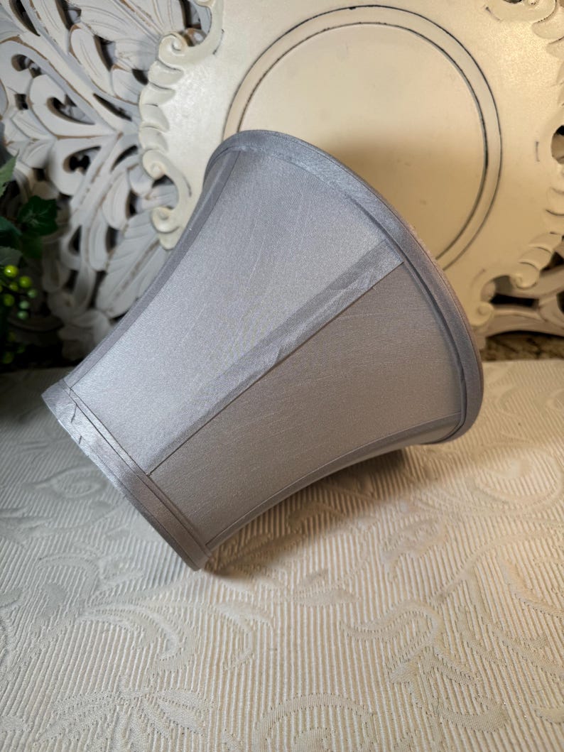 Urban Outfitters Light Gray Satin Lamp Shade ~ Lamp Shade for Table Lamp bild 6