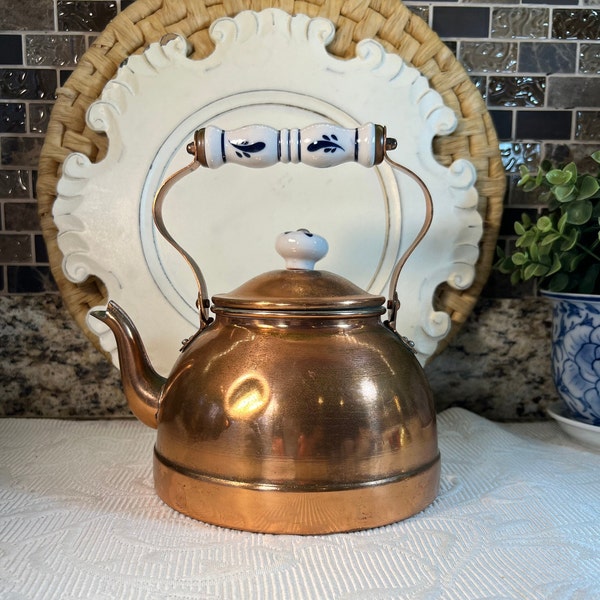 Vintage Copper Tea Kettle ~ Copper Tea Kettle with Porcelain Blue and White Handle ~ Vintage Kitchen Decor ~ Farmhouse ~ French Country