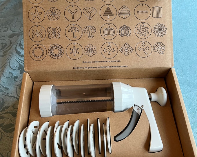 Retired Pampered Chef Cookie Press 1525 Complete Set W/ 16 Discs in
