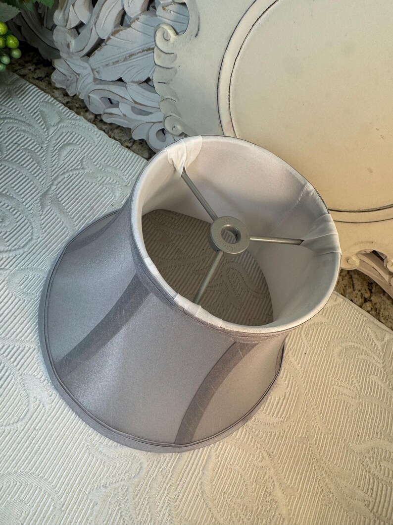 Urban Outfitters Light Gray Satin Lamp Shade ~ Lamp Shade for Table Lamp bild 7