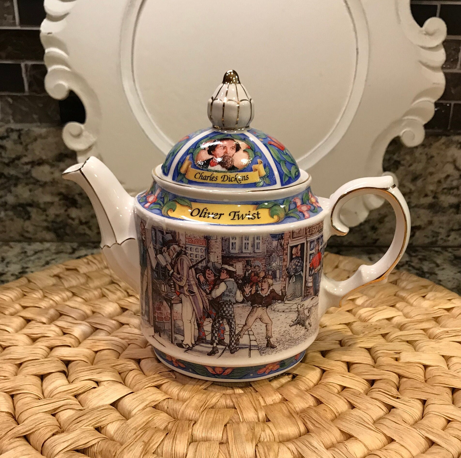 Sadler Oliver Twist Teapot - Charles Dickens - Made in England