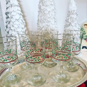 Vintage Libbey Holiday Glasses Wine Glasses ~ Set of 6 ~ Holly and Berries Christmas Goblets ~ Vintage Arby&#39;s Holiday Goblets