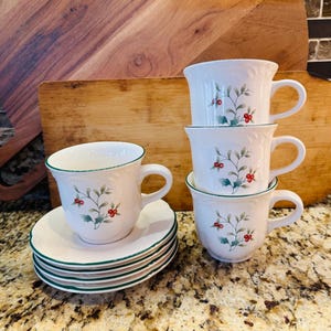 Pfaltzgraff Winterberry Coffee Cups & Saucers ~ Set of 4 ~ Winter Holly and Berries Coffee Mugs/Cups with matching Saucers