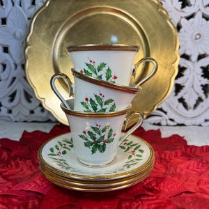 Lenox China Holiday Dimensions Christmas Footed Tea Coffee Cup & Saucer Set with Holly Berries Gold Trim ~ Christmas 1 Cup and 1 Saucer Set