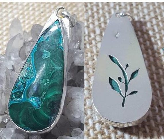 Pendentif chrysocolle malachite serti sur argent 950 repercé d'une branche d'olivier au verso