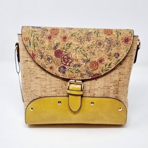 Lightweight ladies Cork handbag | Crossbody bag | Gifts for her | ladies accessories | cork | Eco-friendly | Vegan friendly