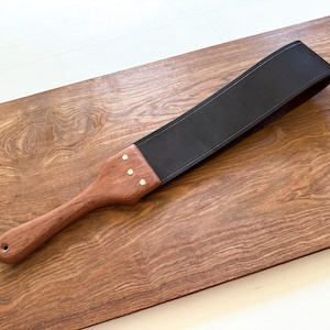 3,5-Zoll breiter Spanking-Riemen - Hochwertiges englisches Zaumleder mit Hartholz-Bubinga-Griff - 3,5-Zoll breit - Nur für Erwachsene