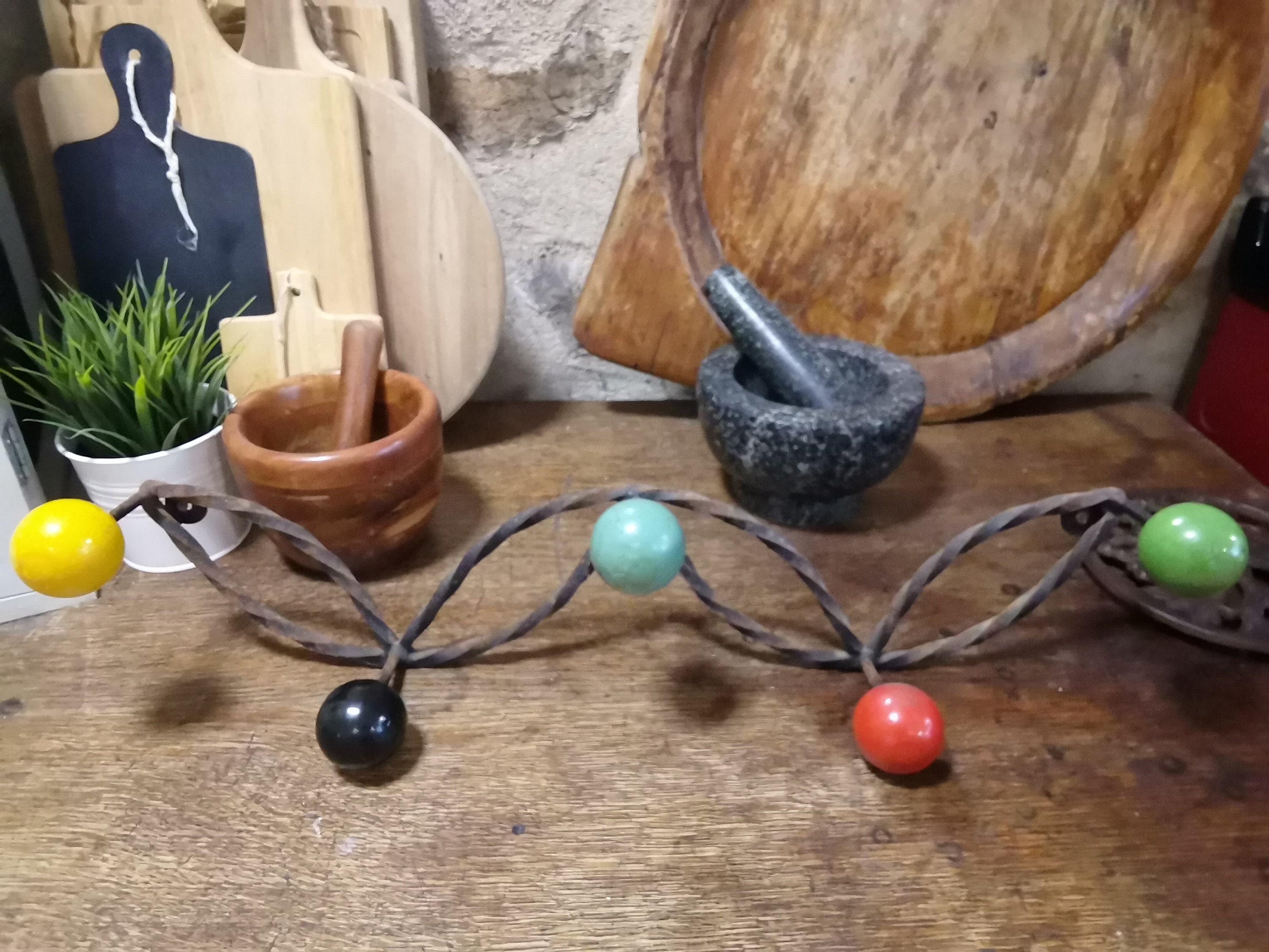 Français Porte-Manteau en Métal Vintage avec 5 Boules Bois Des Années 60